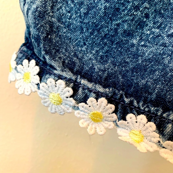 Little Lass “Daisy” overall shorts and tee shirt set , size 6 - Picture 5 of 10